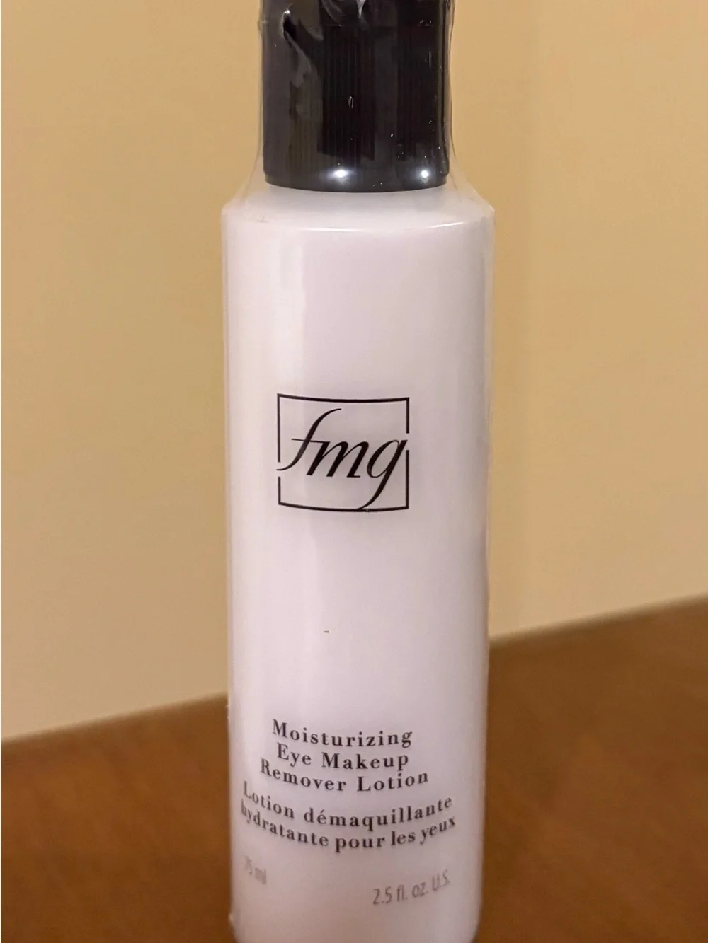 Avon FMG Moisturizing Eye Makeup Remover Lotion — White and Black